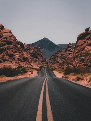 photo-1500530855697-b586d89ba3ee